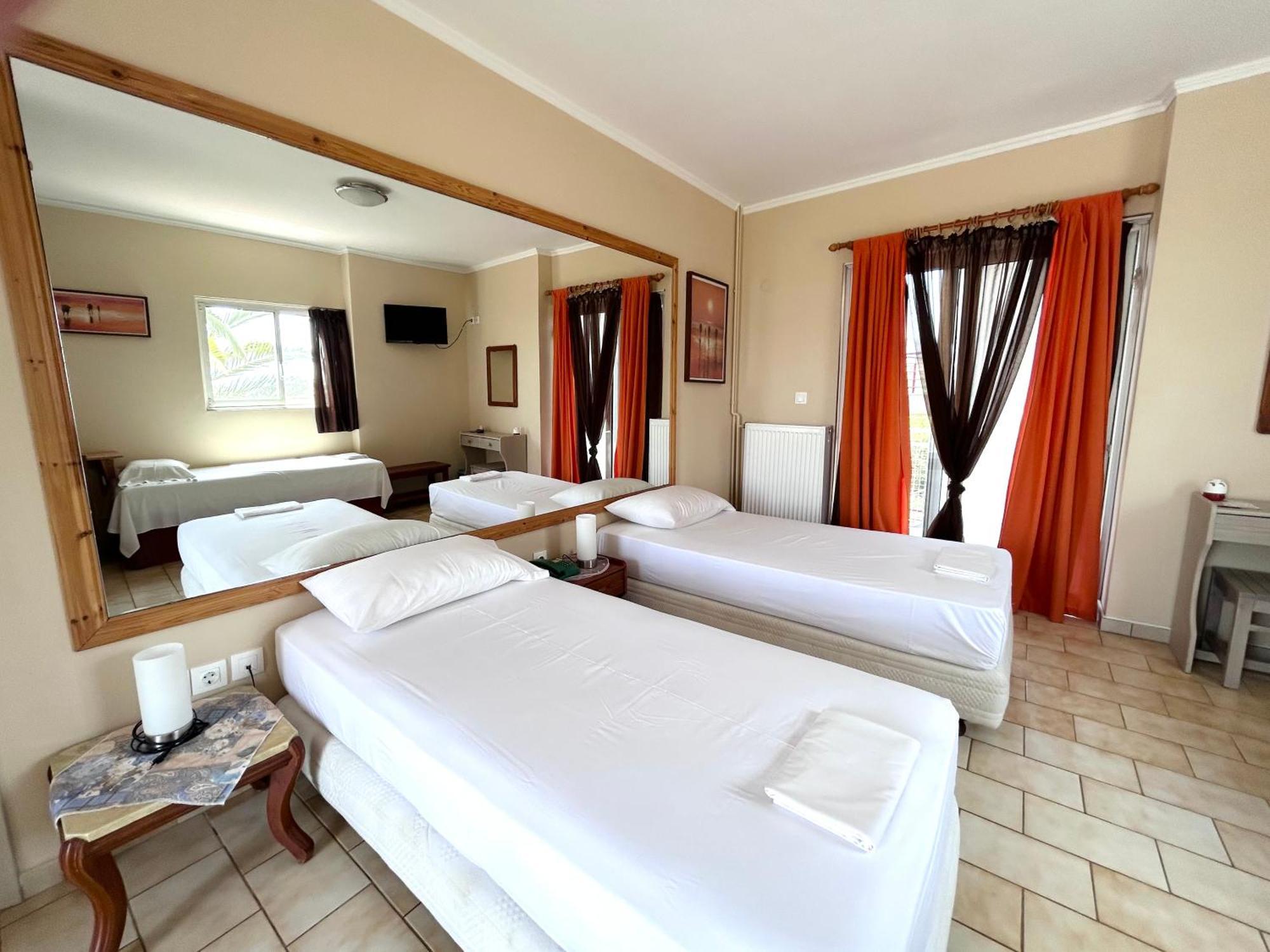 Bay Holiday Hotel & Spa Karavomilos  Экстерьер фото