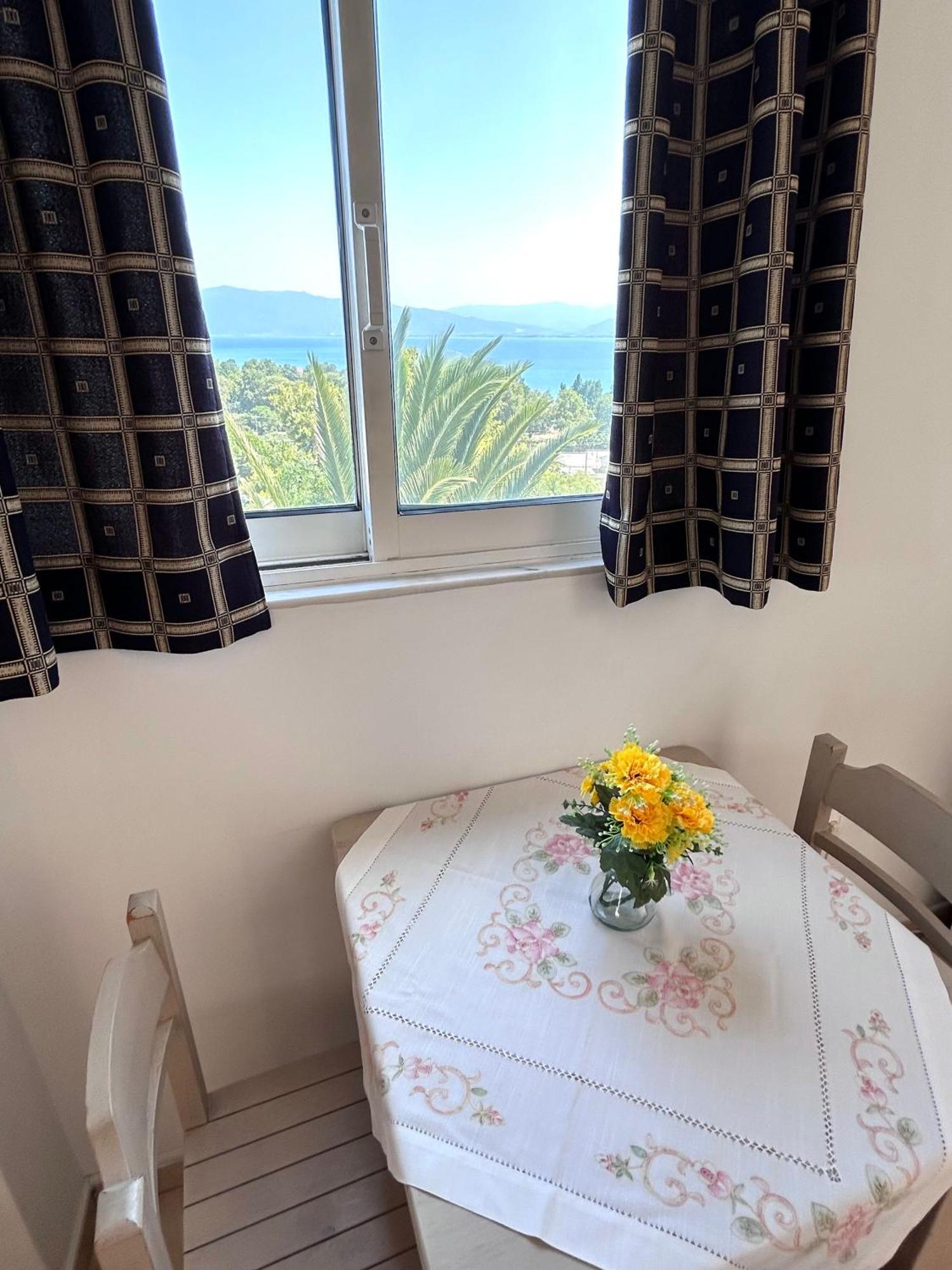 Bay Holiday Hotel & Spa Karavomilos  Экстерьер фото