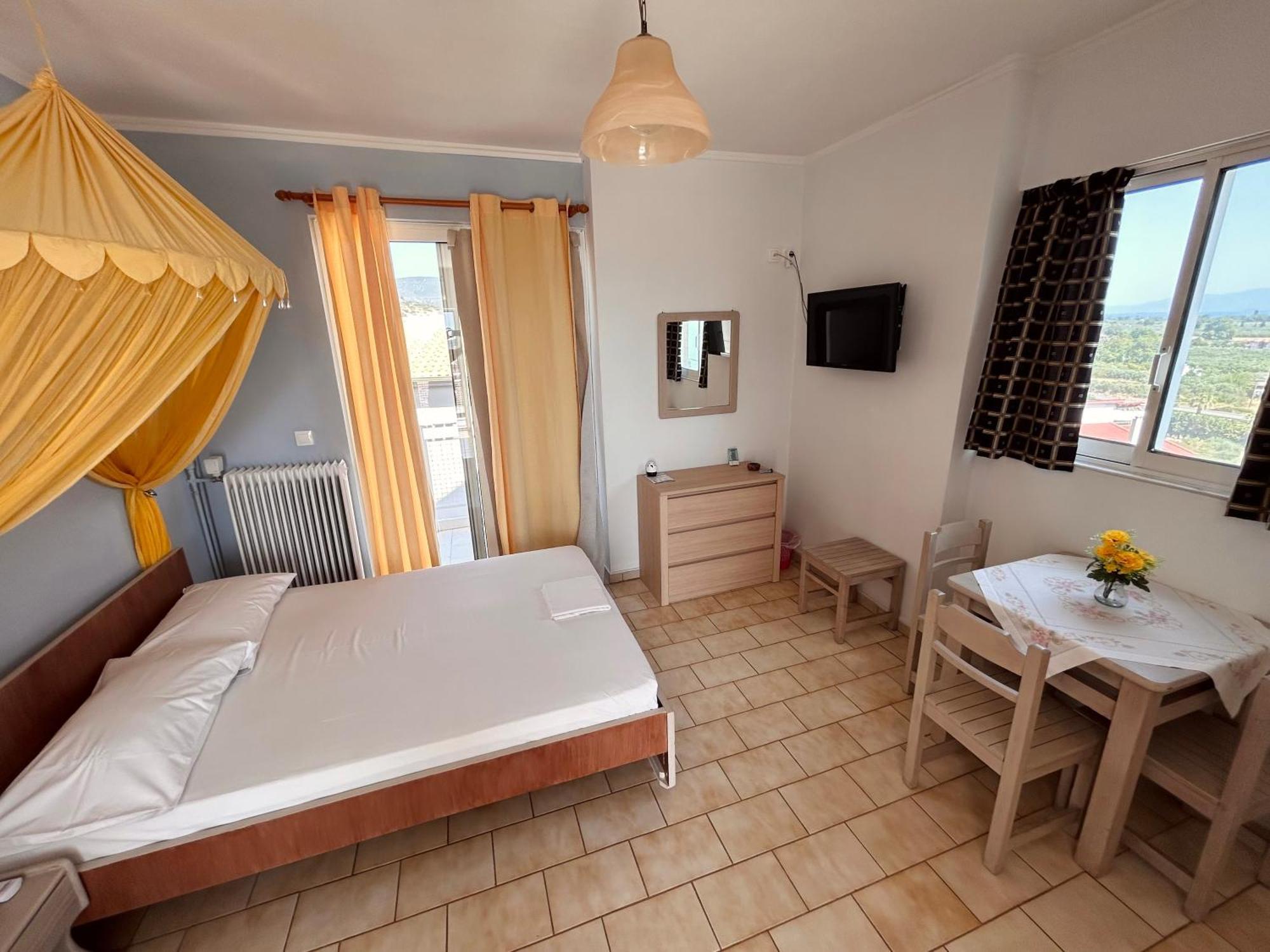 Bay Holiday Hotel & Spa Karavomilos  Экстерьер фото