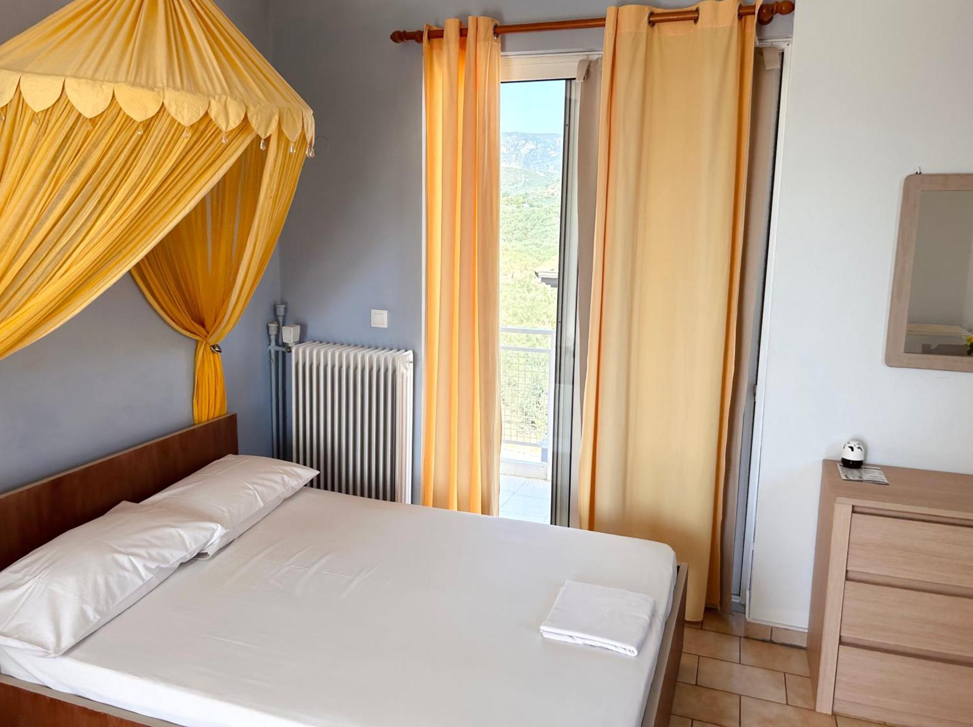 Bay Holiday Hotel & Spa Karavomilos  Экстерьер фото