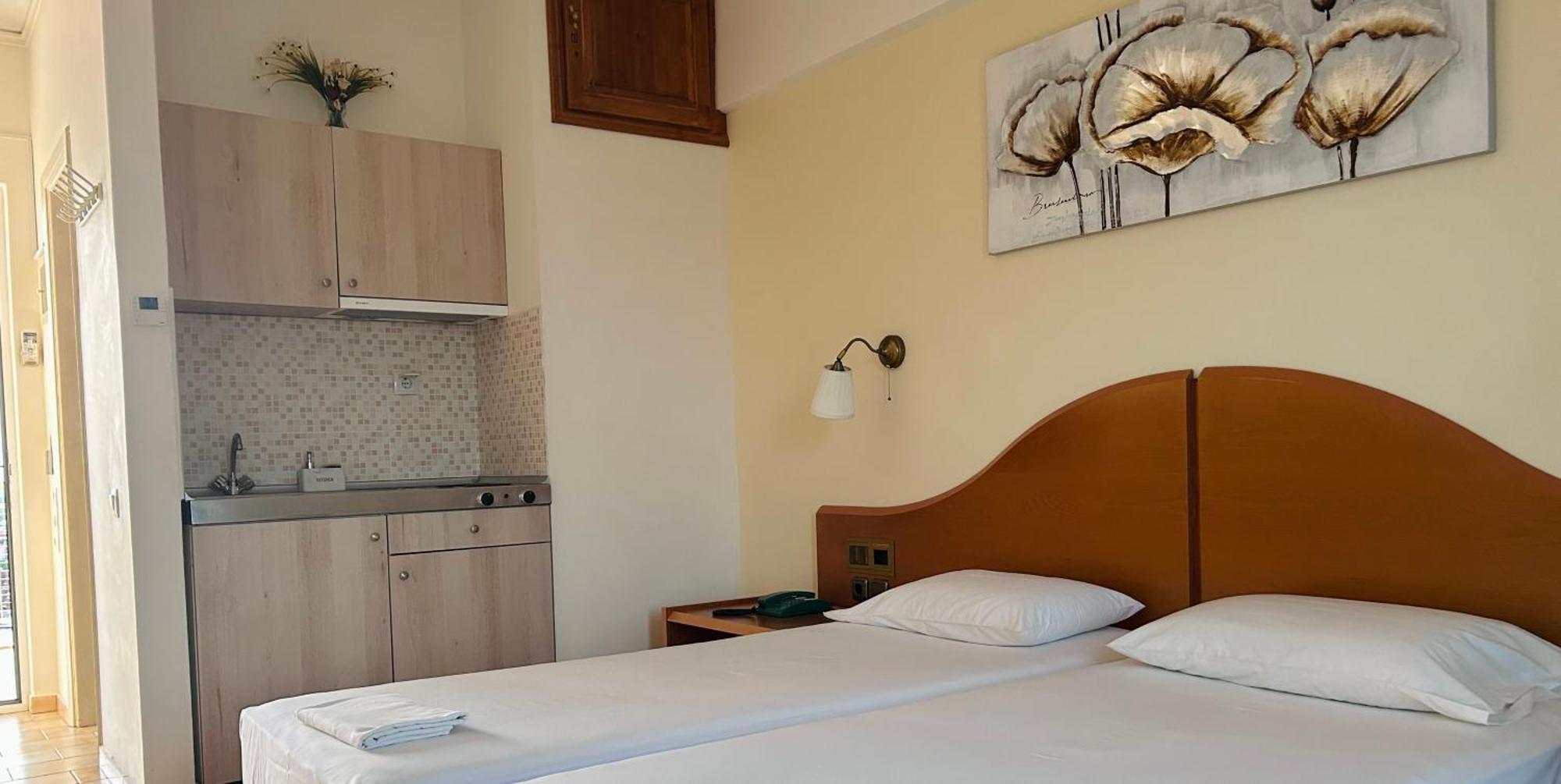 Bay Holiday Hotel & Spa Karavomilos  Экстерьер фото