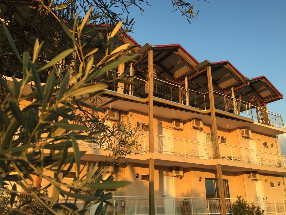 Bay Holiday Hotel & Spa Karavomilos  Экстерьер фото